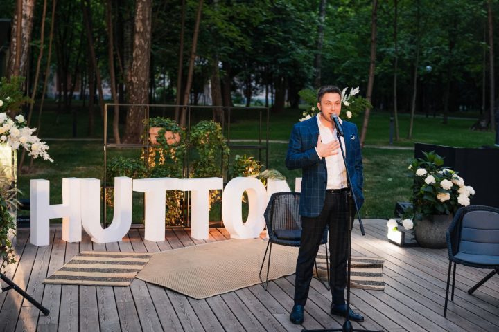 ORATOR CLUB И HUTTON DEVELOPMENT ПРОВЕЛИ ЗАКРЫТЫЙ ЛИТЕРАТУРНЫЙ ВЕЧЕР