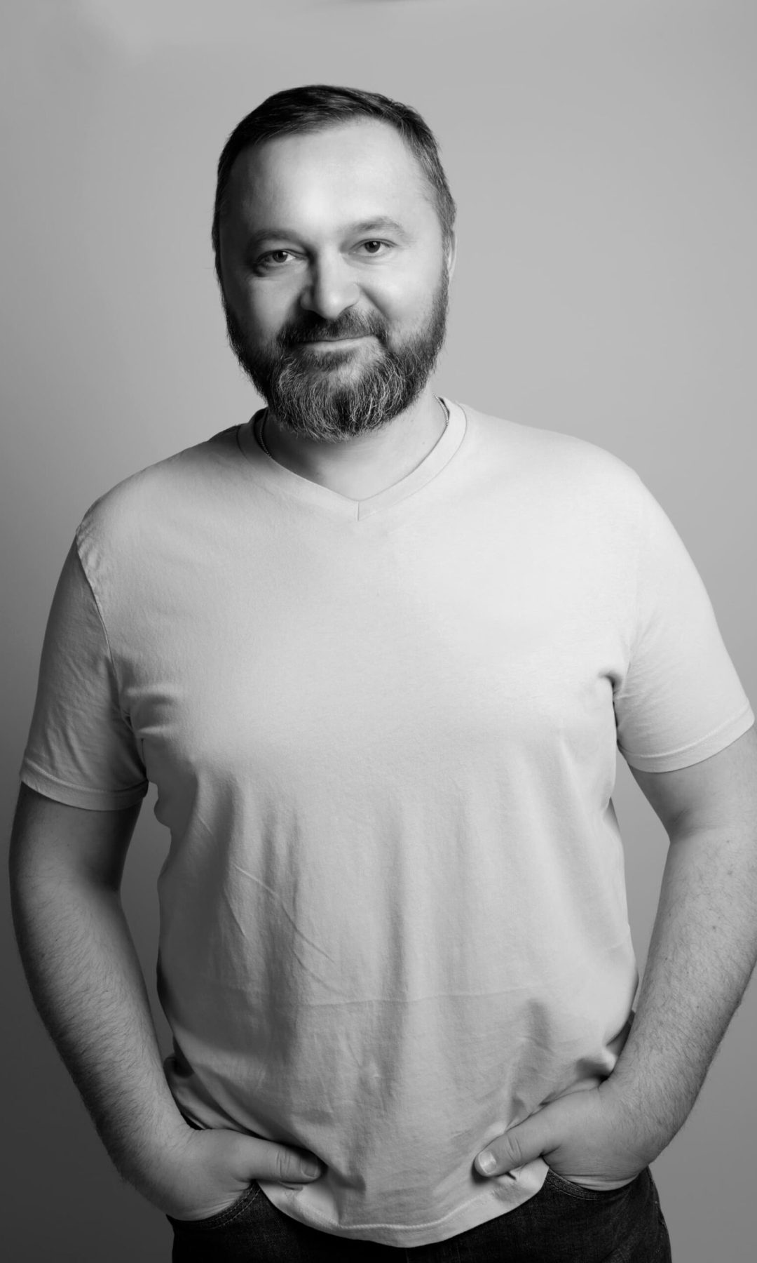 Олег Леонов